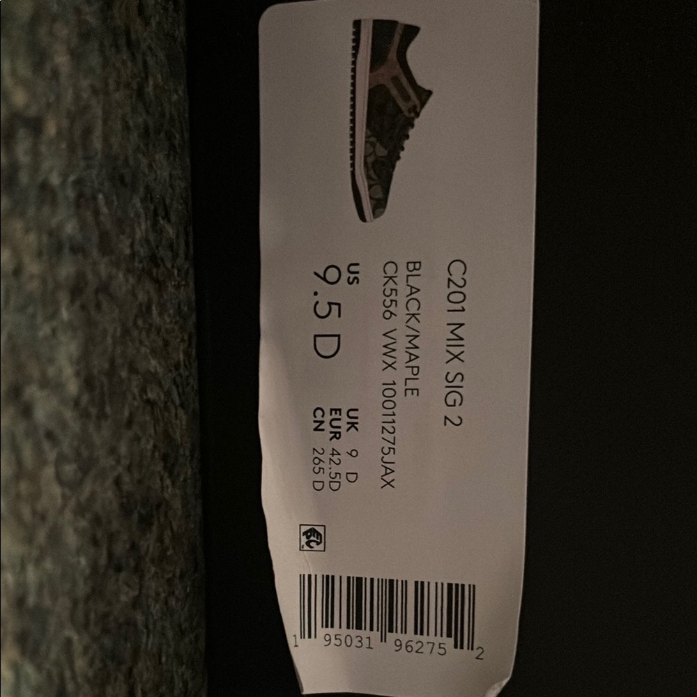 C201 Mix Sig 2 Black Maple Sneakers